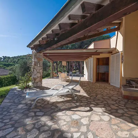 Capo D'Arco Apartments Apartment
